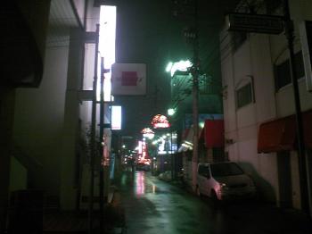 今夜の桜町は雨